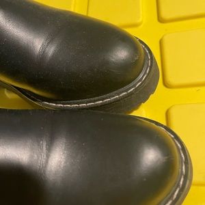 Madden Girl pull on Chelsea boots size 7.5 used